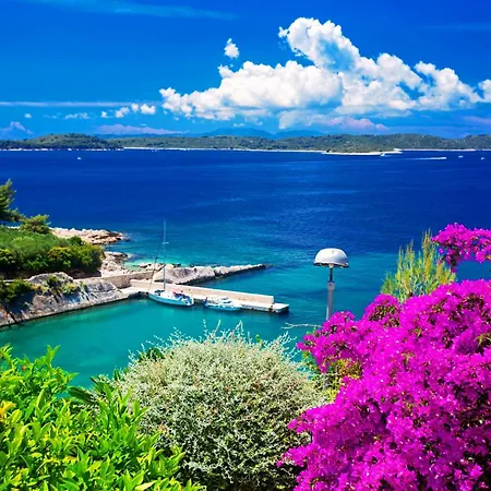 Blue Bay * Hvar Town