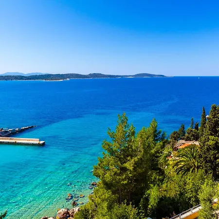 Blue Bay * Hvar Town