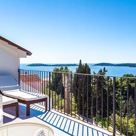 Blue Bay Apartment
