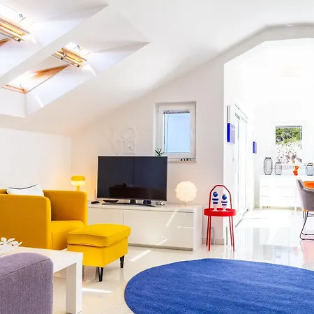Blue Bay Apartment *