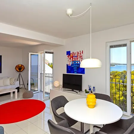 Blue Bay Apartment *