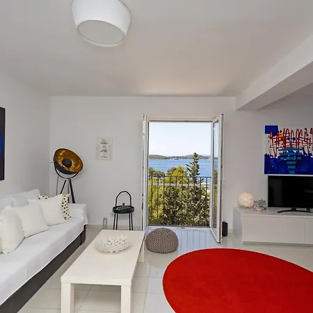 Blue Bay Apartment *