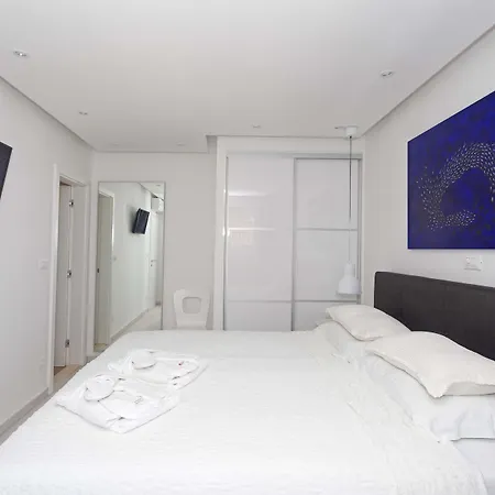 ブルー ベイ レジデンス アパート *