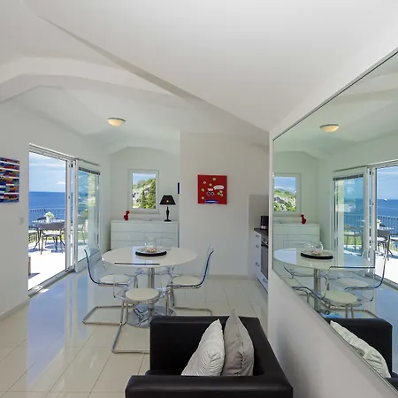 Blue Bay Apartment *