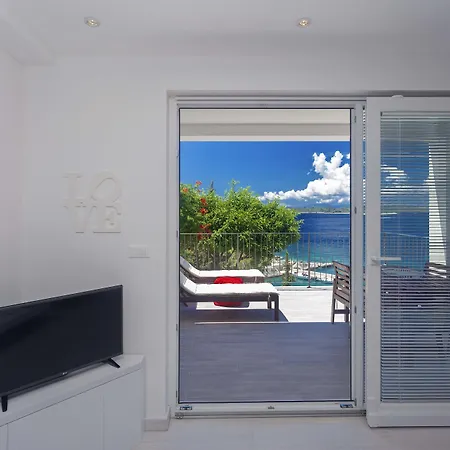 Blue Bay Apartment *