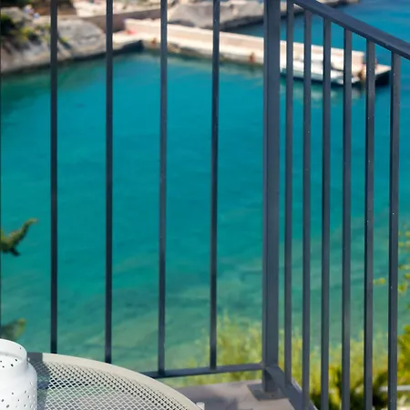 Blue Bay Apartment *