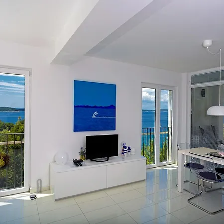 Blue Bay Apartment *