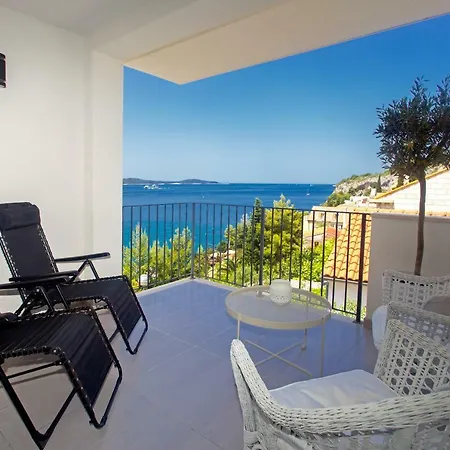 Blue Bay Apartment *