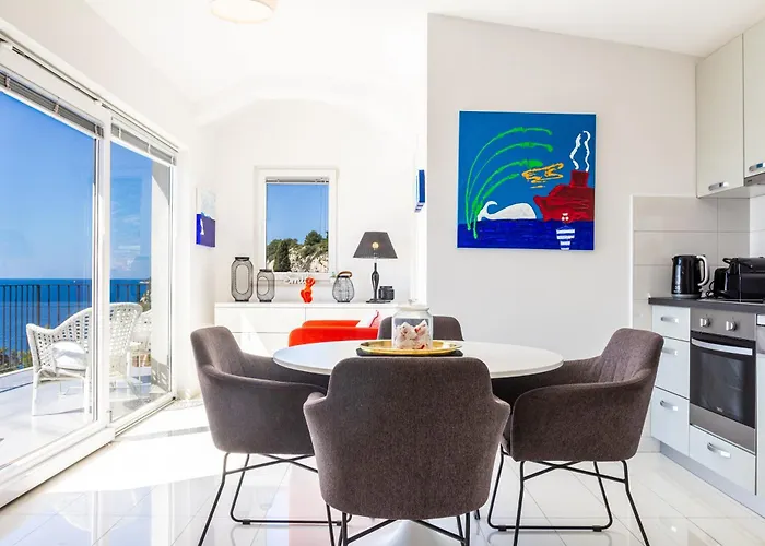 Blue Bay * Hvar Town