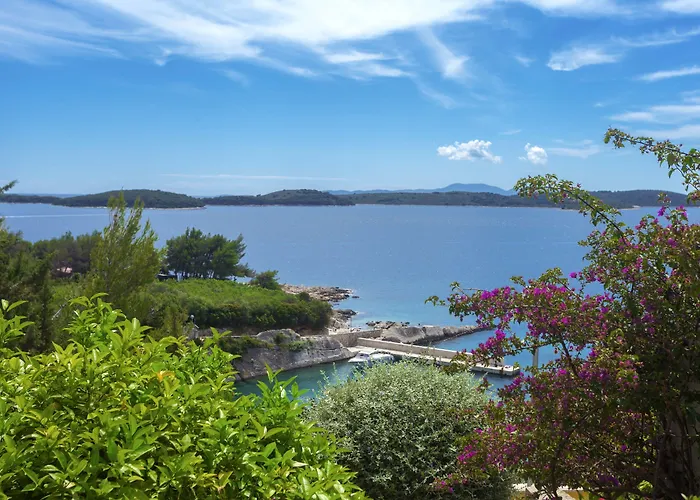 Blue Bay * Hvar Town