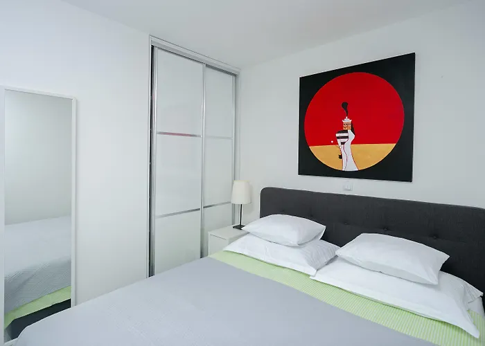 蓝湾公寓 * 赫瓦尔