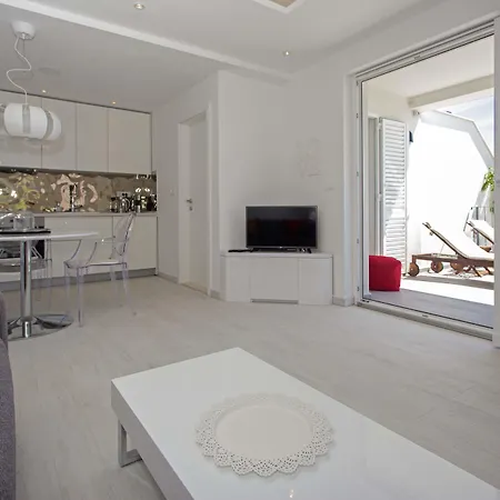 Blue Bay شقة هفار