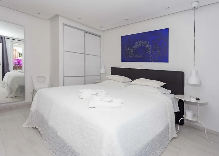 Blue Bay * Hvar Town